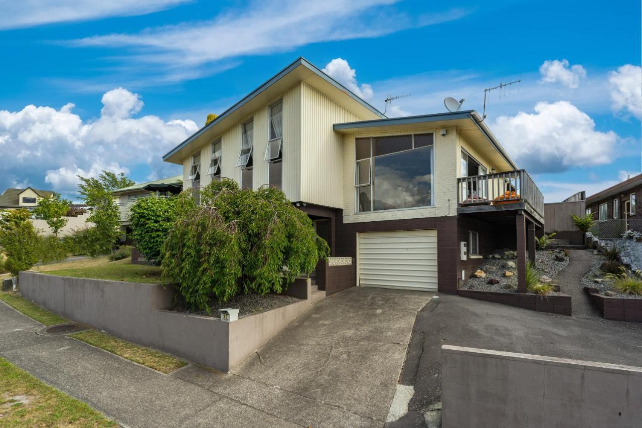 Villa The Family Hub Lago Lago Taupo Exterior foto